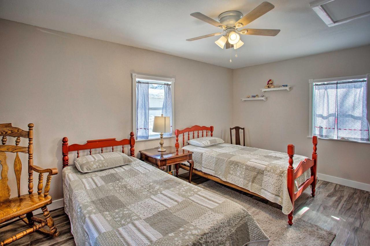 Family-Friendly Menomonie Retreat Walk To Town! Apartment Exterior photo