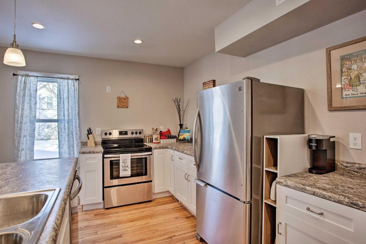 Family-Friendly Menomonie Retreat Walk To Town! Apartment Exterior photo